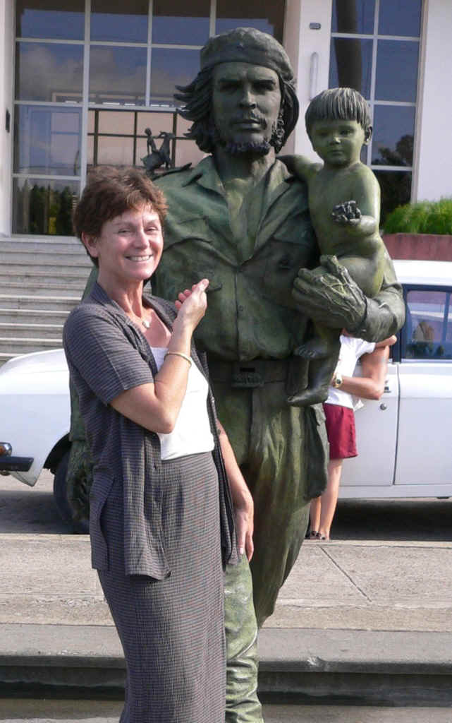 Che CROPPED Compressed.JPG (206917 bytes)
